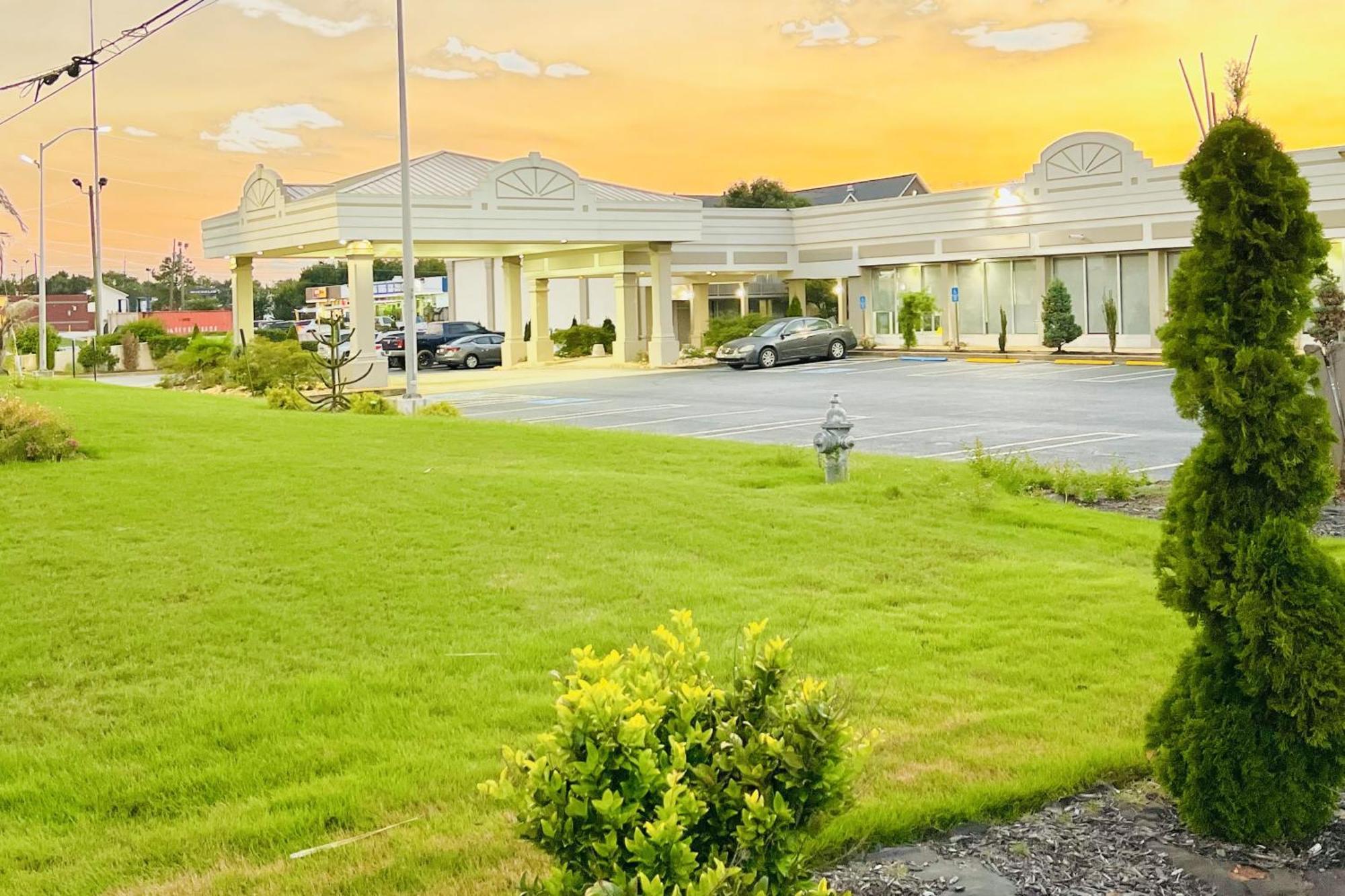 Quality Inn & Suites Mcdonough South I-75 Exterior foto